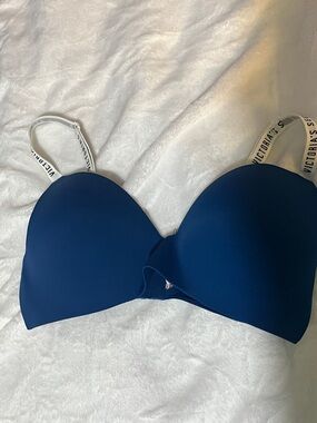 Victoria's Secret T-shirt bra